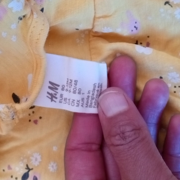 Bundle of 2 baby girl cute little dresses 6-12M - Picture 9 of 15